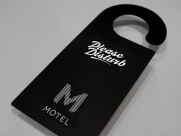 5_Motel_DoorHanger 5_Motel_DoorHanger
