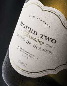 Round Two_Sparkling_closeup Round Two_Sparkling_closeup